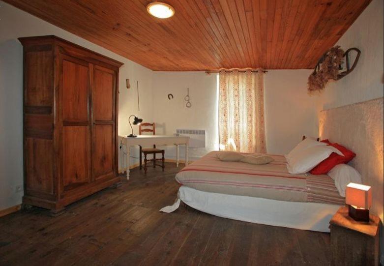 Le Gite Des Faucons Exterior photo