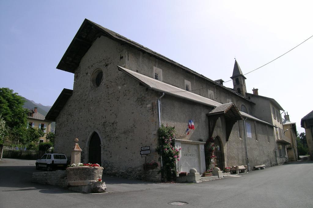 Le Gite Des Faucons Exterior photo